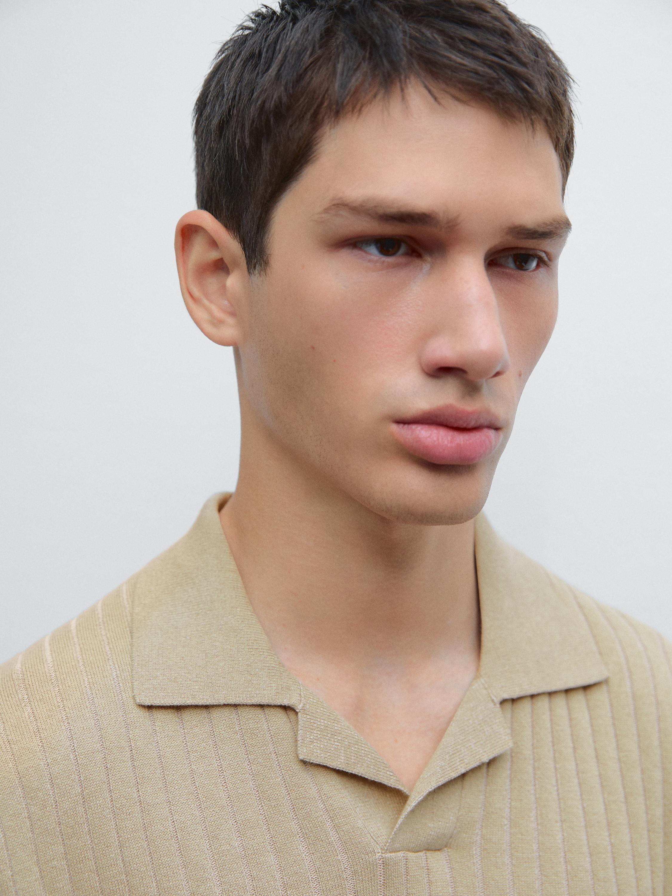 Ribbed knit short sleeve polo shirt